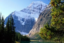 非凡体育：21岁小胡当大腿乌兹别克全队身价7000万欧，胡桑诺夫占一半.